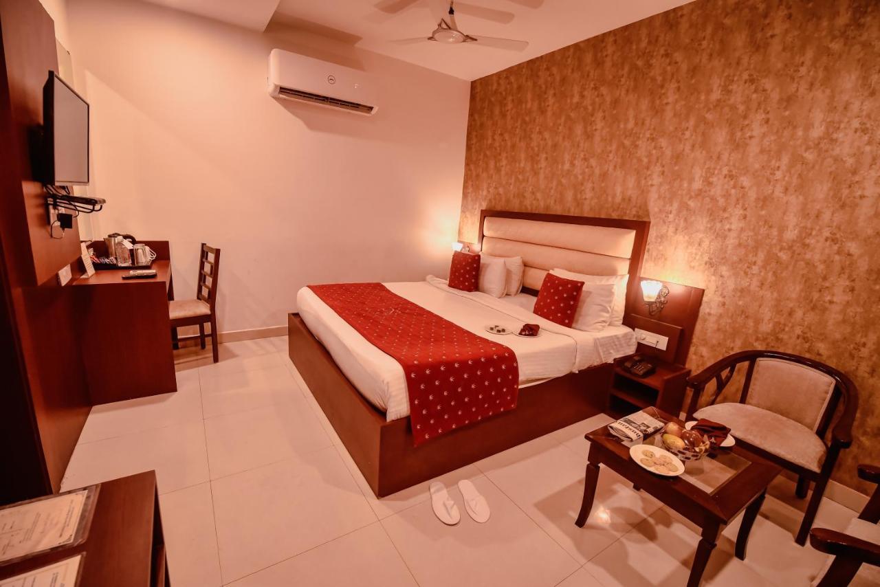 Konark Grand Hotel Mirzapur Luaran gambar