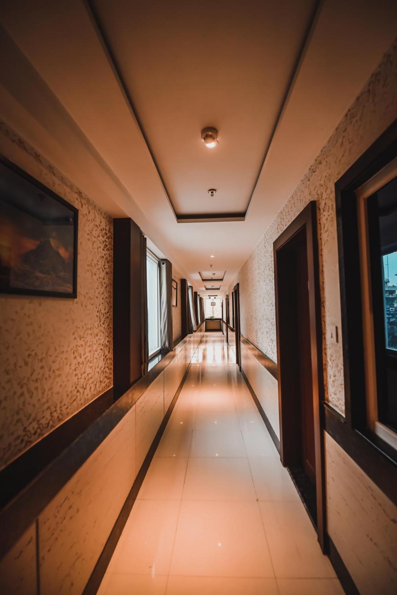 Konark Grand Hotel Mirzapur Luaran gambar