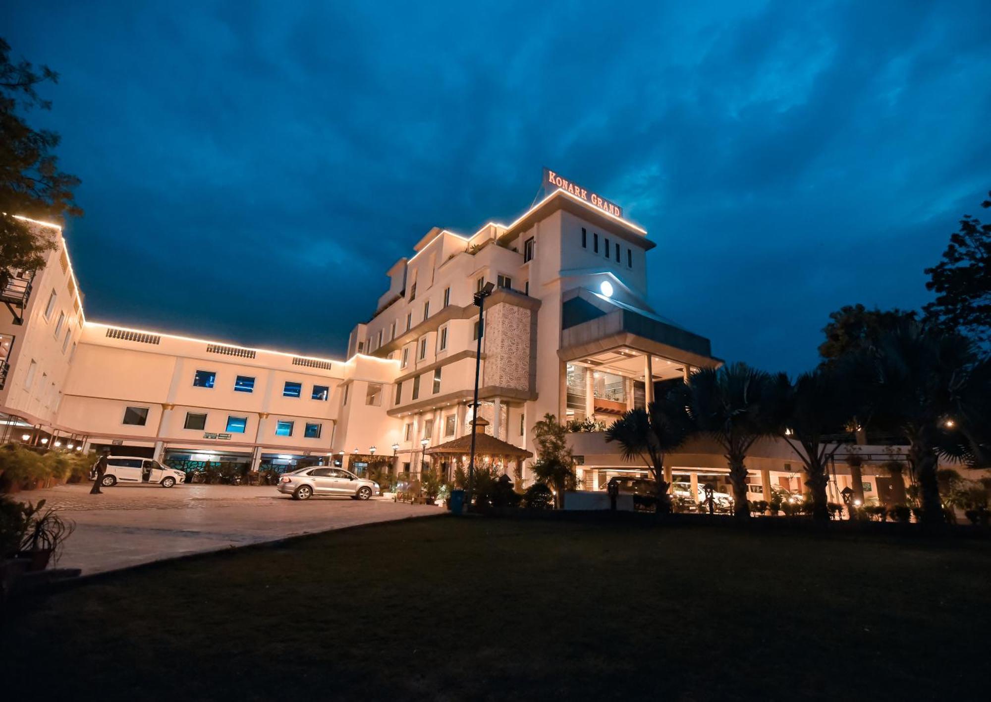 Konark Grand Hotel Mirzapur Luaran gambar