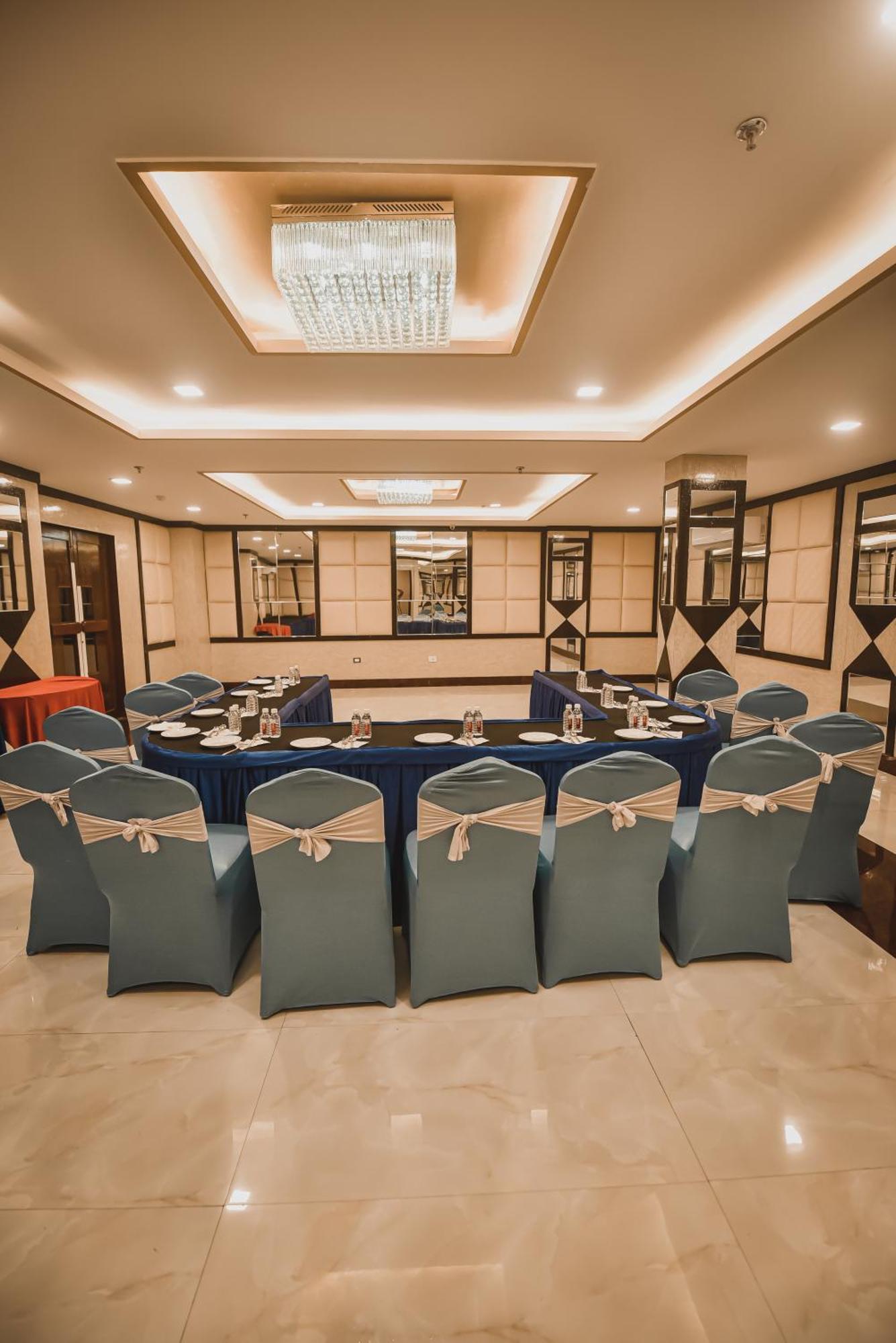 Konark Grand Hotel Mirzapur Luaran gambar