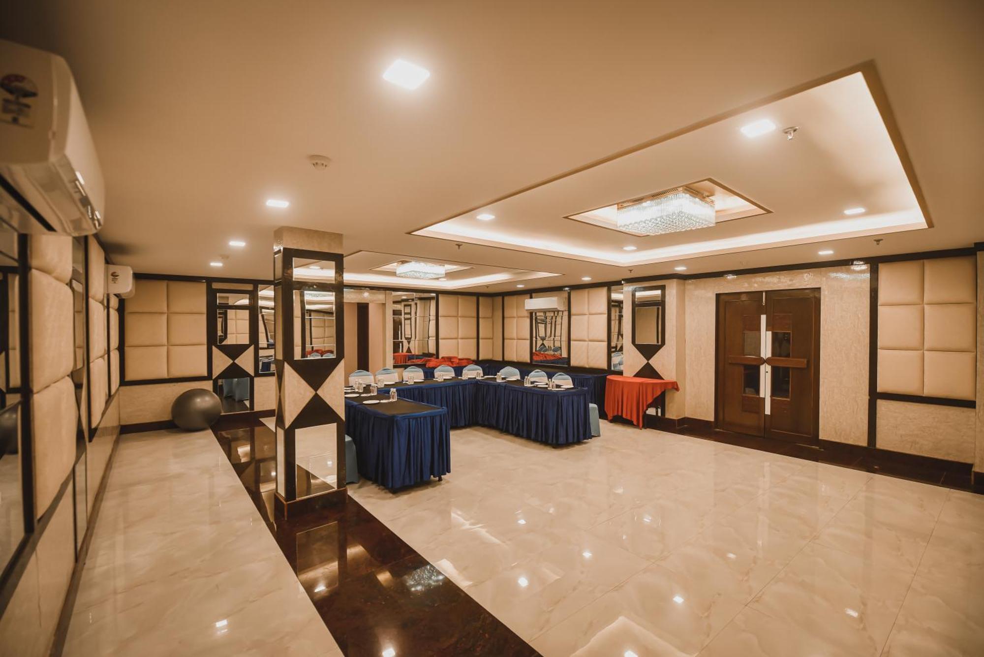 Konark Grand Hotel Mirzapur Luaran gambar