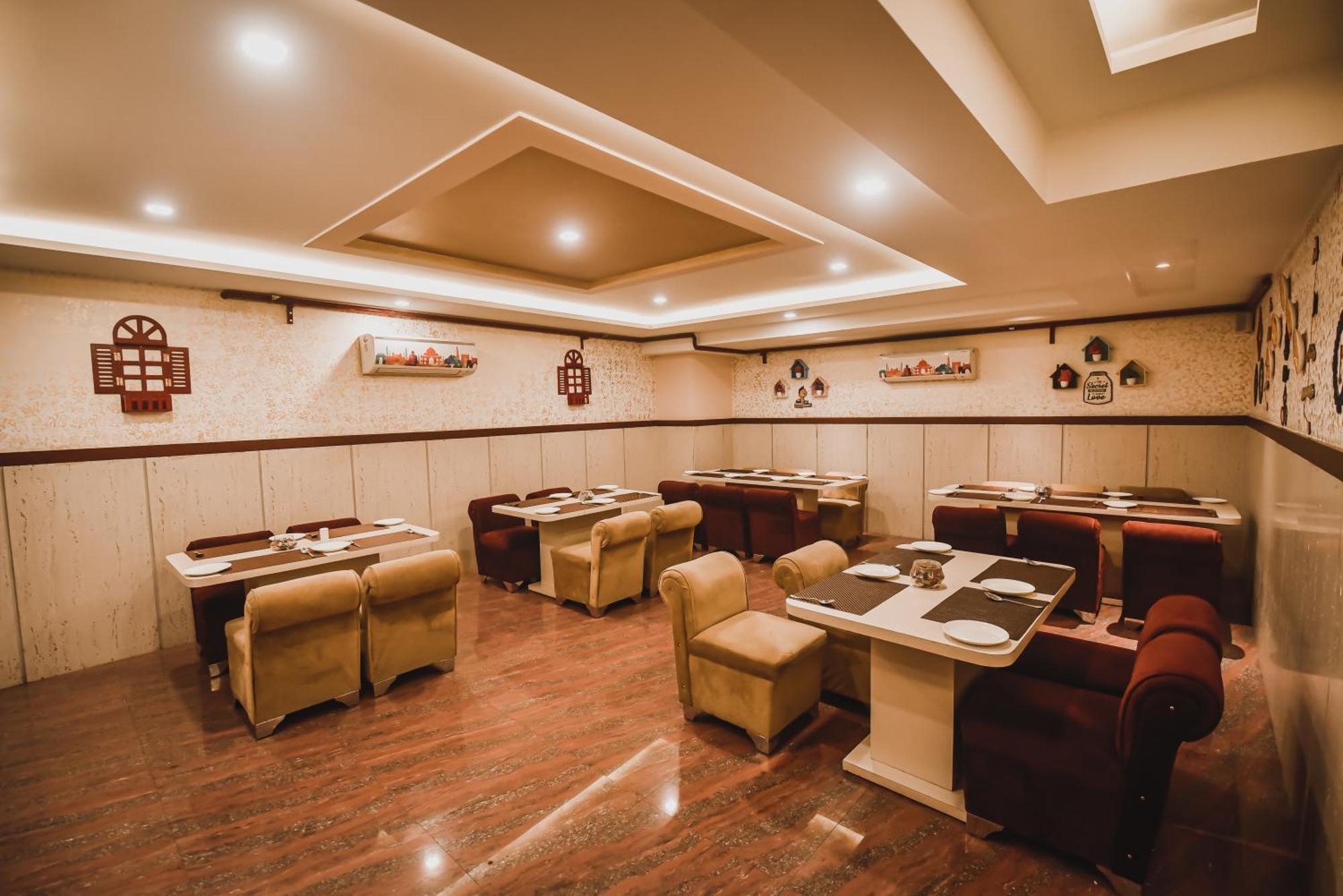 Konark Grand Hotel Mirzapur Luaran gambar