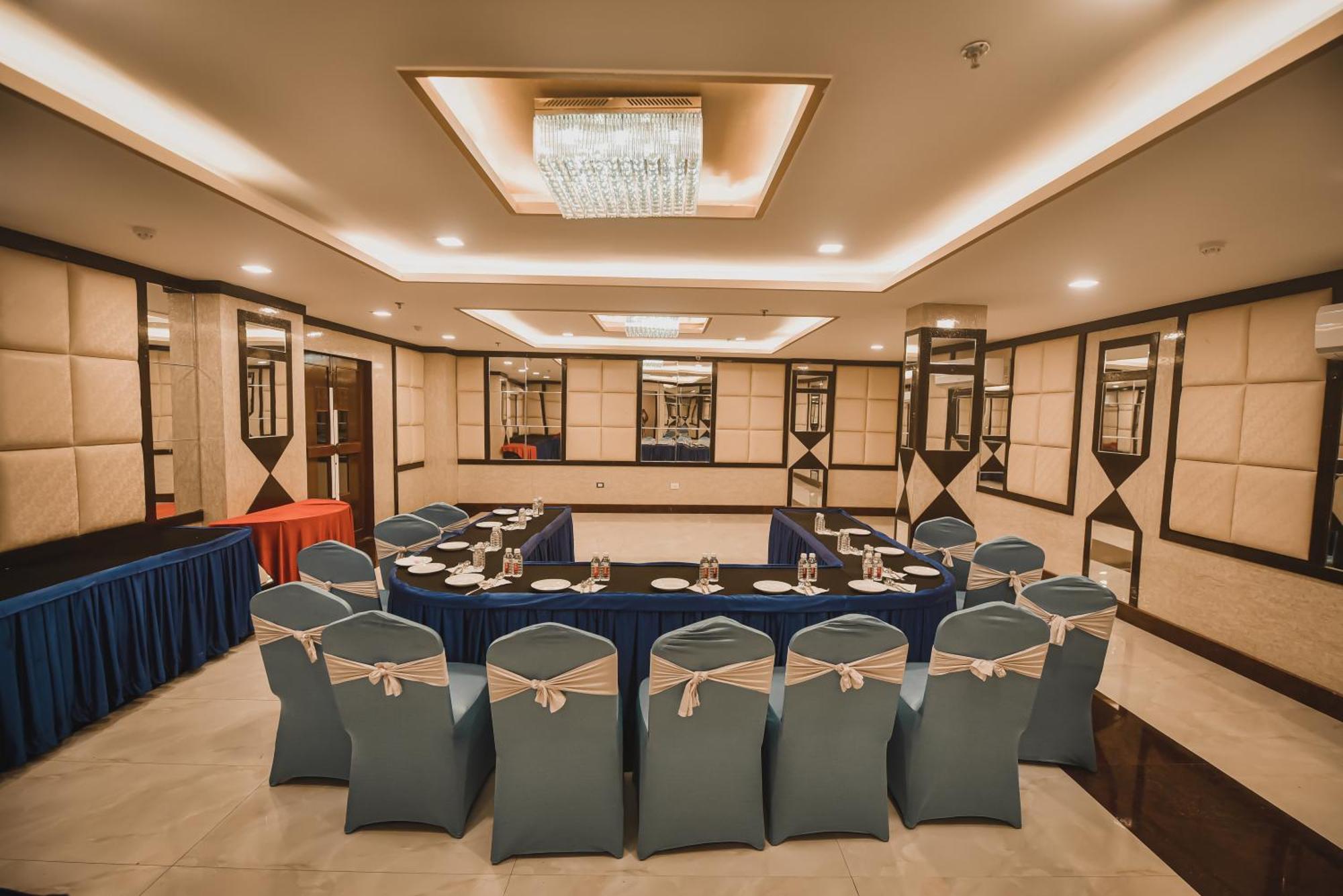 Konark Grand Hotel Mirzapur Luaran gambar