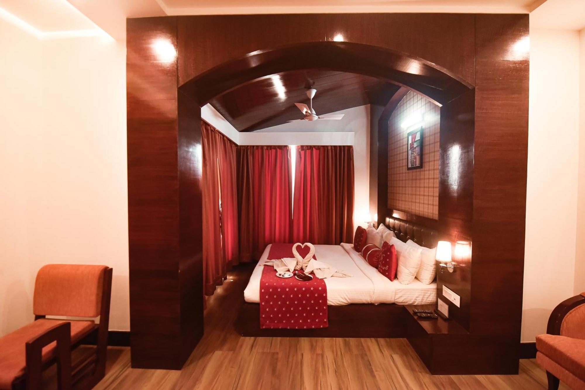 Konark Grand Hotel Mirzapur Luaran gambar