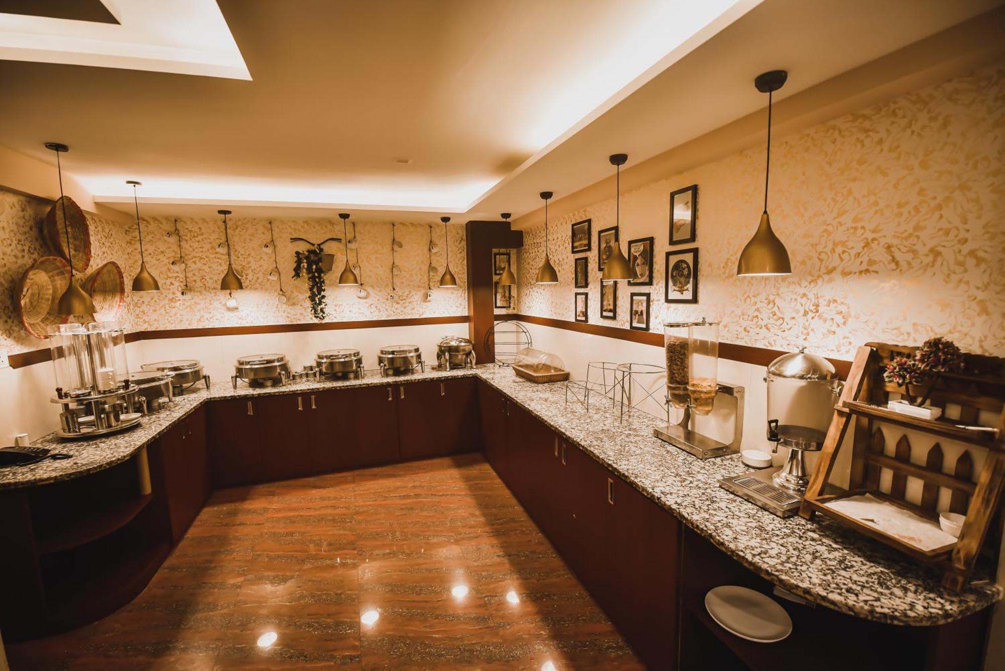 Konark Grand Hotel Mirzapur Luaran gambar