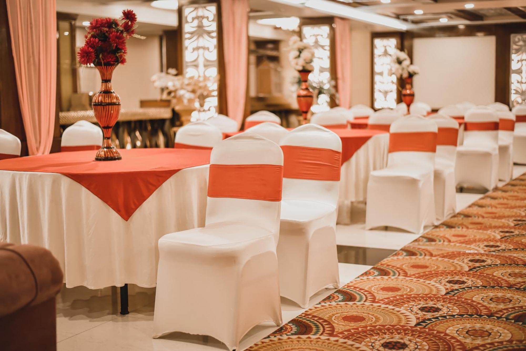 Konark Grand Hotel Mirzapur Luaran gambar