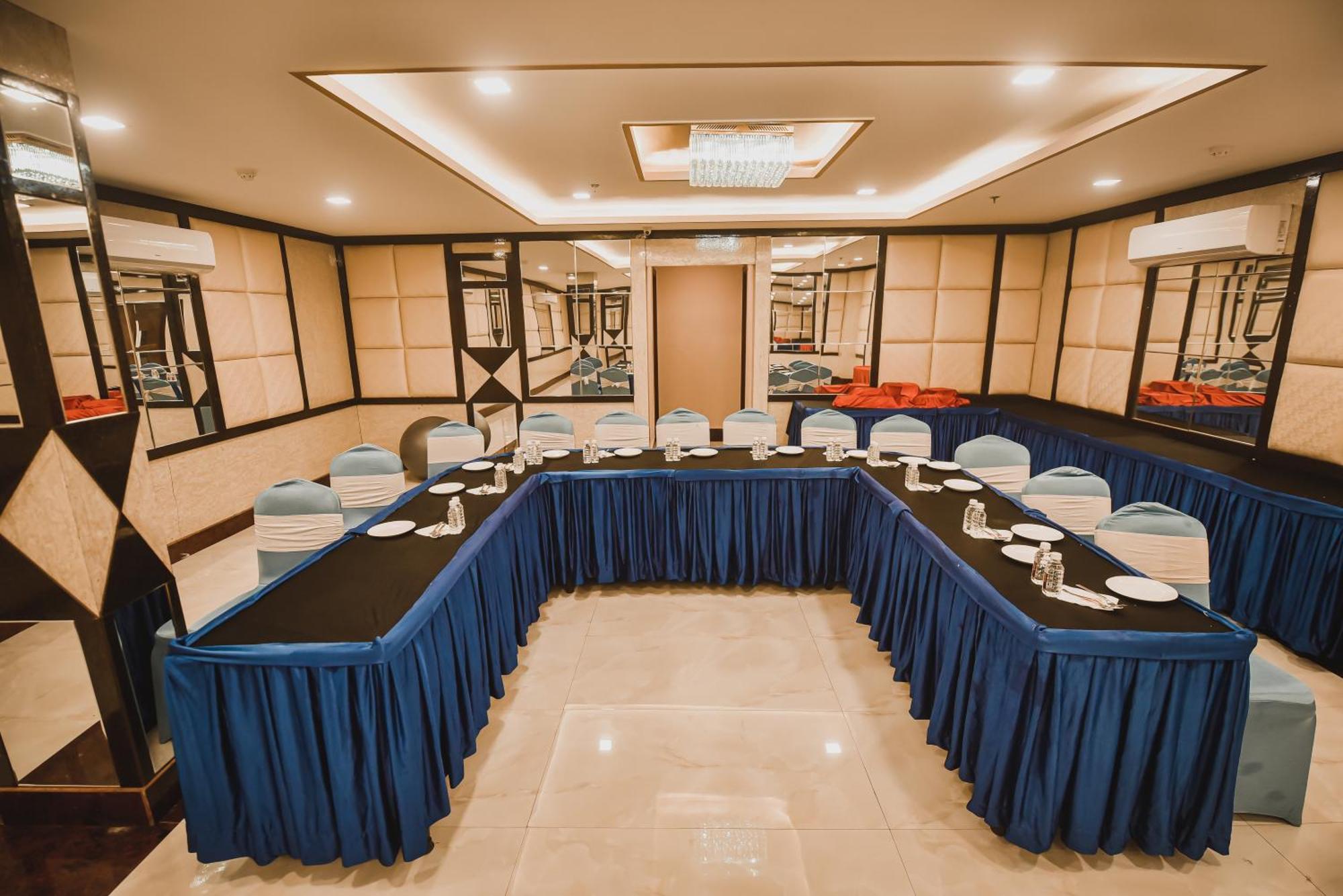 Konark Grand Hotel Mirzapur Luaran gambar