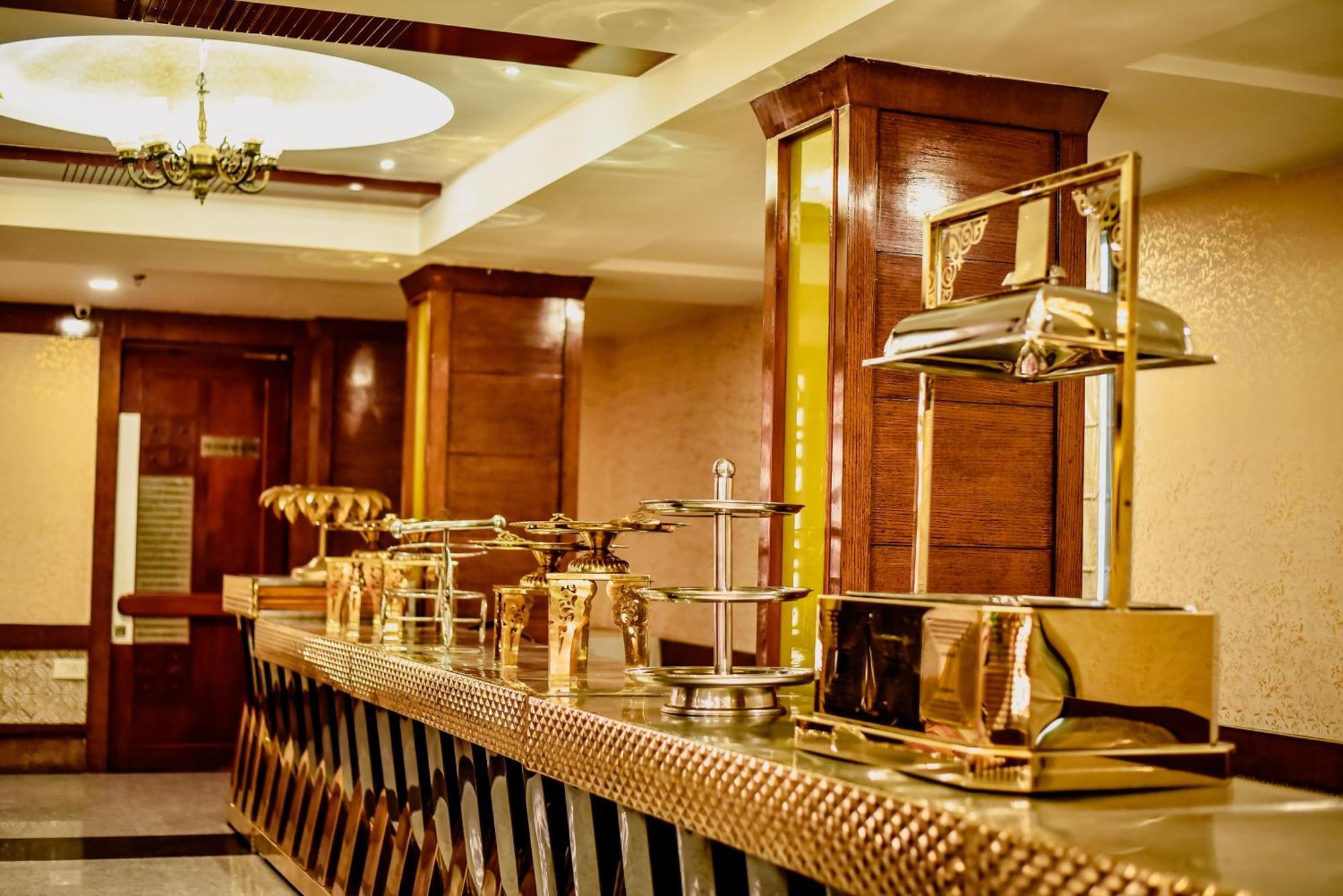 Konark Grand Hotel Mirzapur Luaran gambar