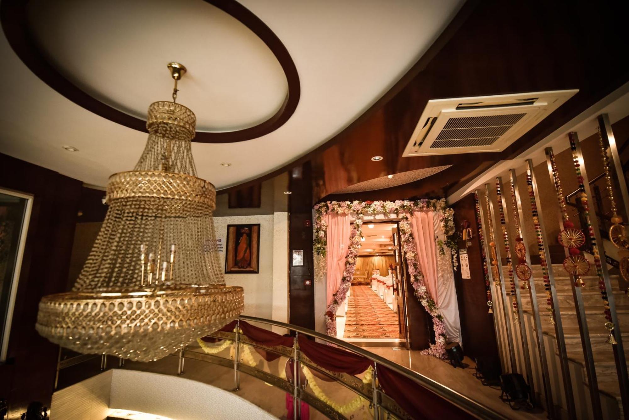 Konark Grand Hotel Mirzapur Luaran gambar