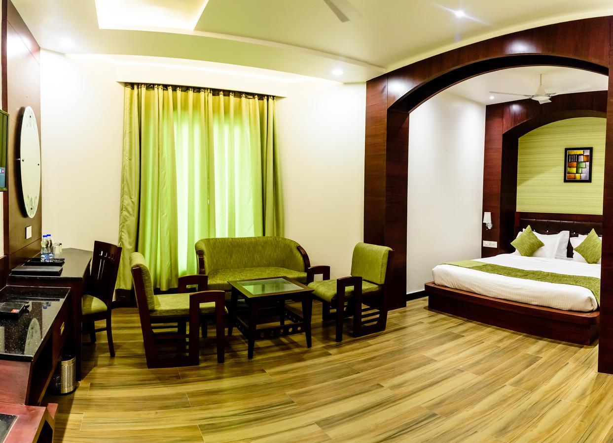 Konark Grand Hotel Mirzapur Luaran gambar