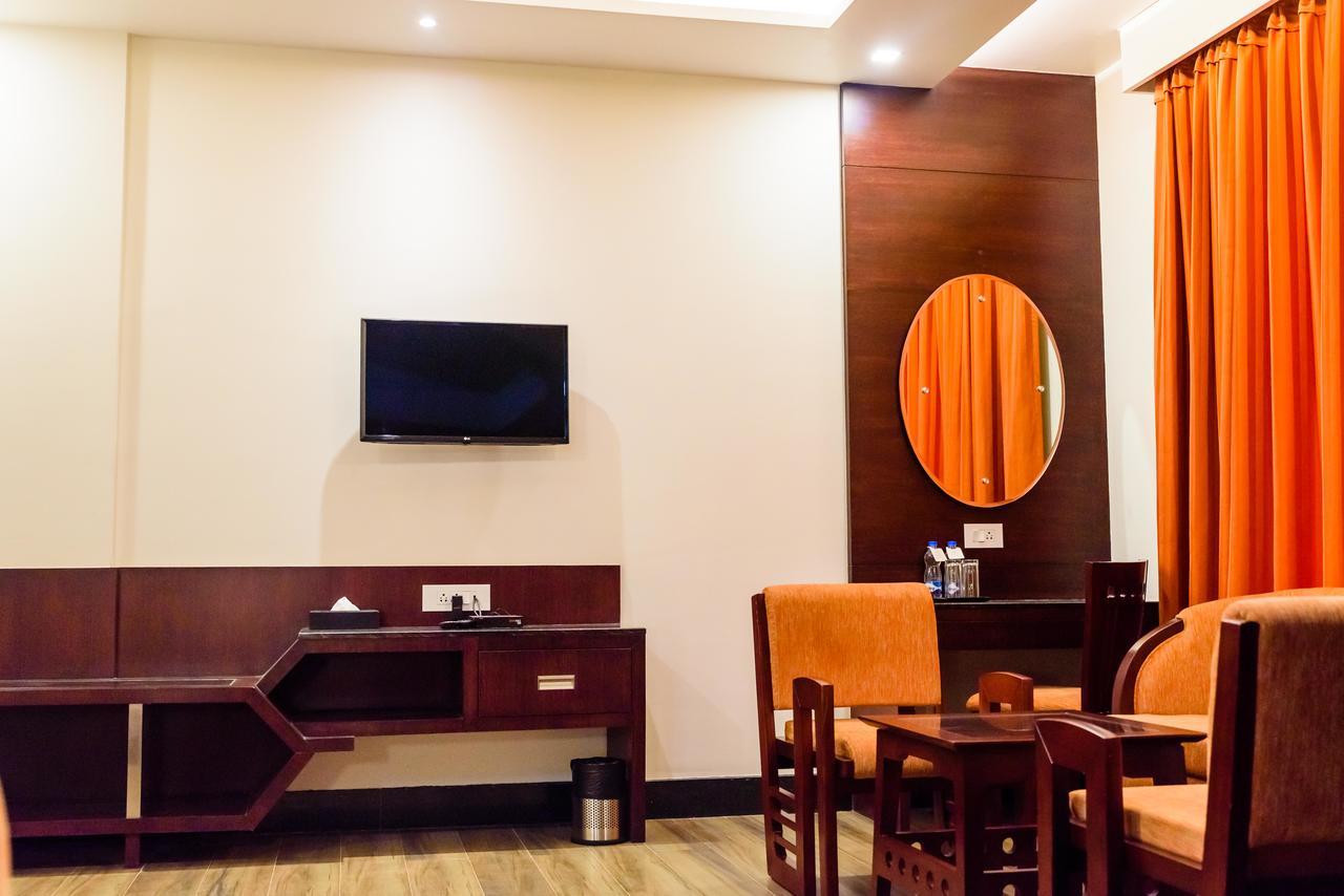 Konark Grand Hotel Mirzapur Luaran gambar