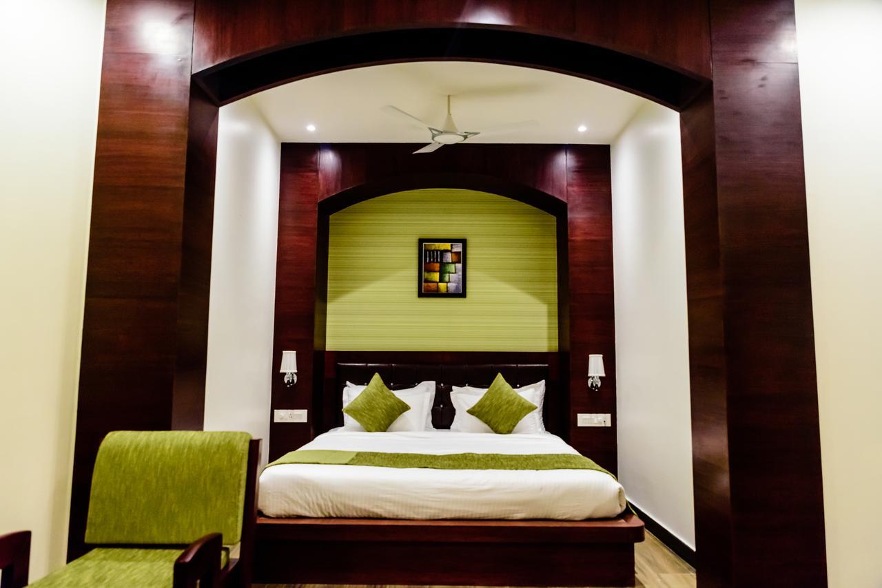 Konark Grand Hotel Mirzapur Luaran gambar