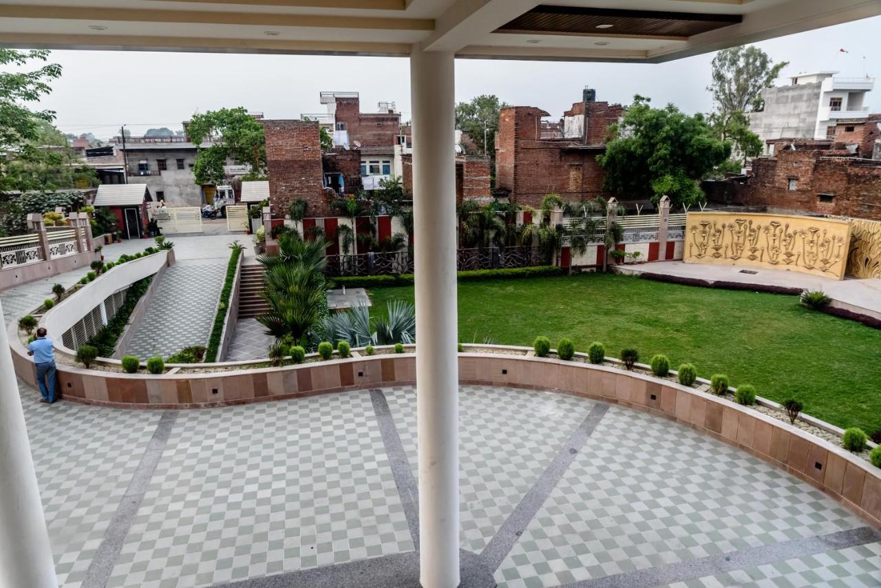 Konark Grand Hotel Mirzapur Luaran gambar